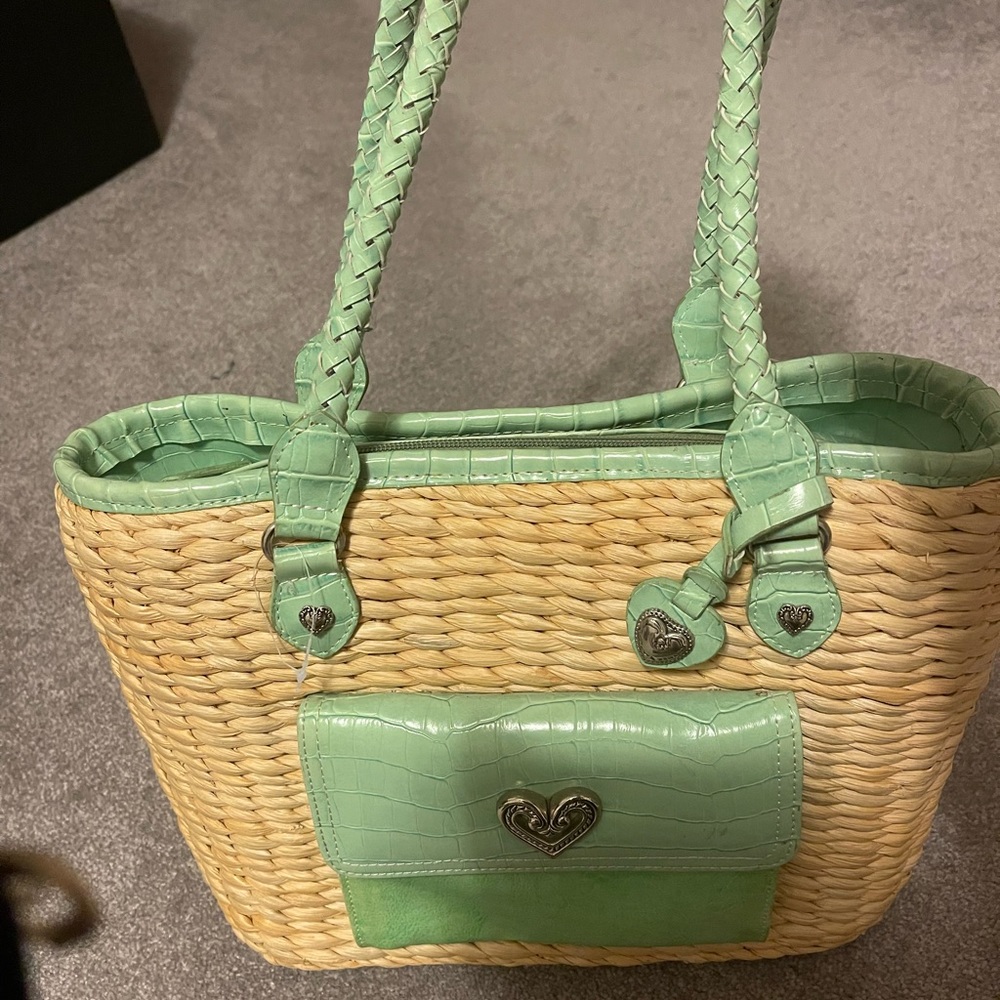 Straw purse with a card slots